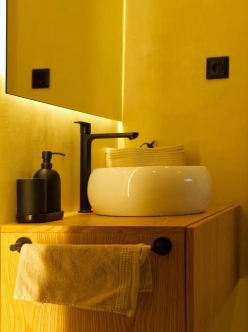 Luxury Penthouse W/ Sea View Apartment เอเธนส์ ภายนอก รูปภาพ